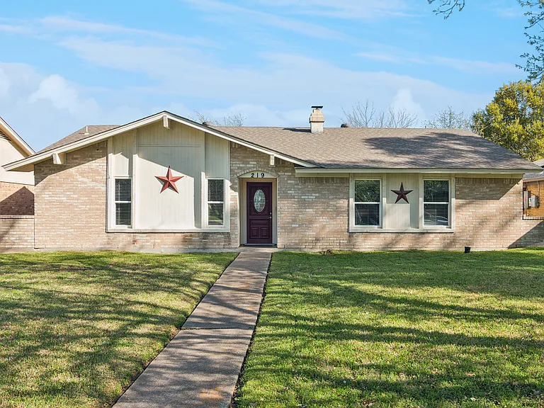 219 Running Brook Ln — Photo 1