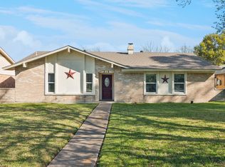 219 Running Brook Ln, Mesquite, TX 75149