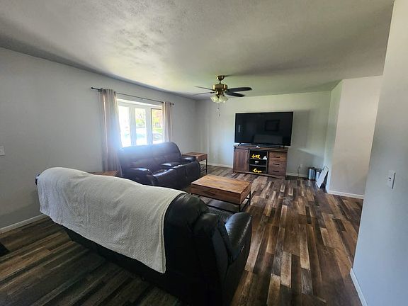 3rd image of 2267 Eagle Dr