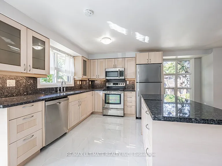 525 Balliol St #17 — Photo 10