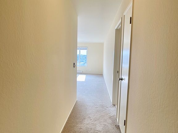 3rd image of 2301 Larkin St APT 202