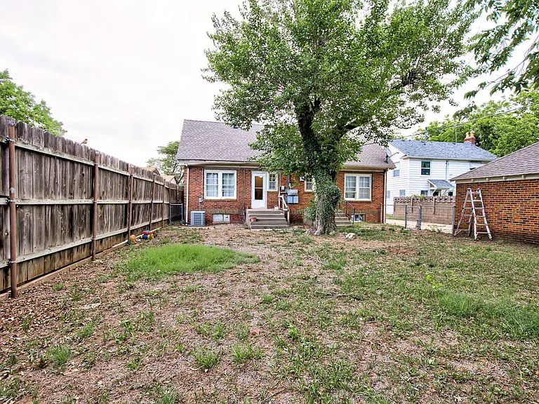 2215 W Broadway Ave #1 — Photo 59