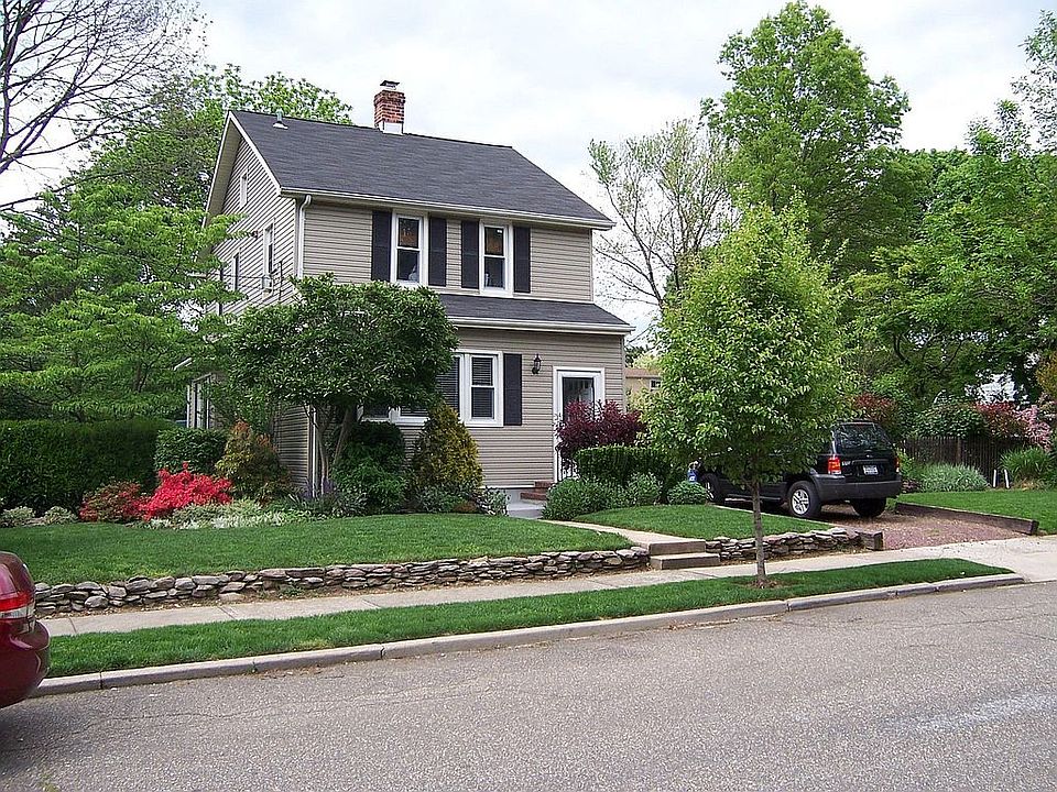 1st image of 419 Willow St