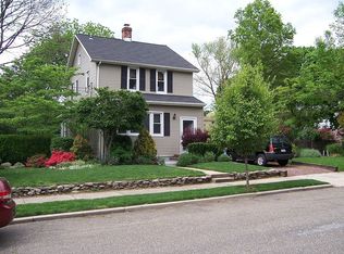 419 Willow St, Westbury, NY 11590