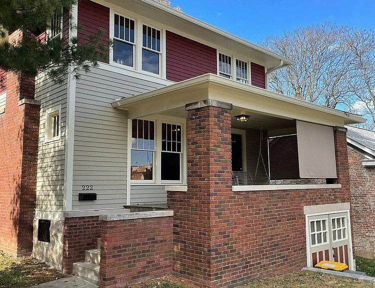 222 S Rogers St — Photo 1