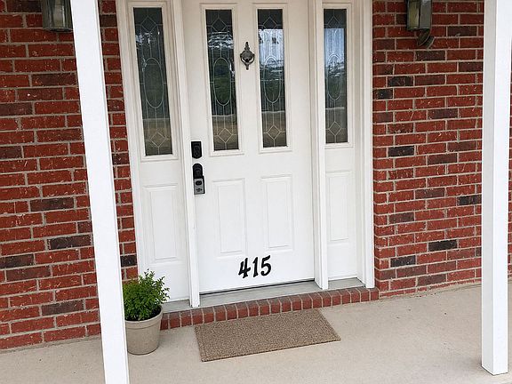 4th image of 415 SE MAIN ST