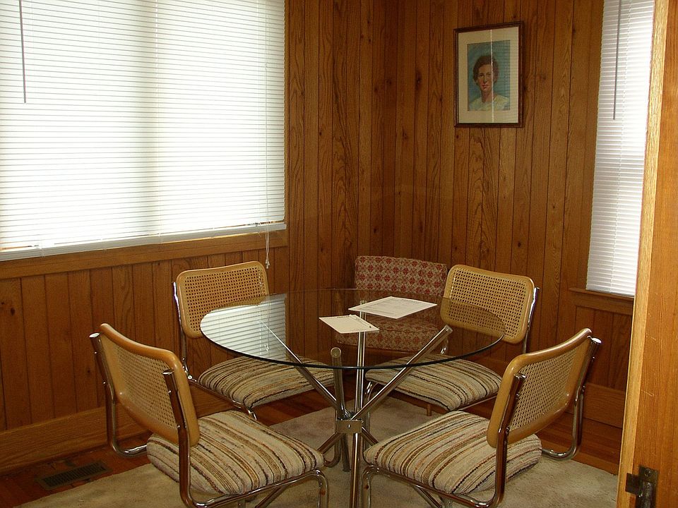 2nd image of 115 Huxley Ave