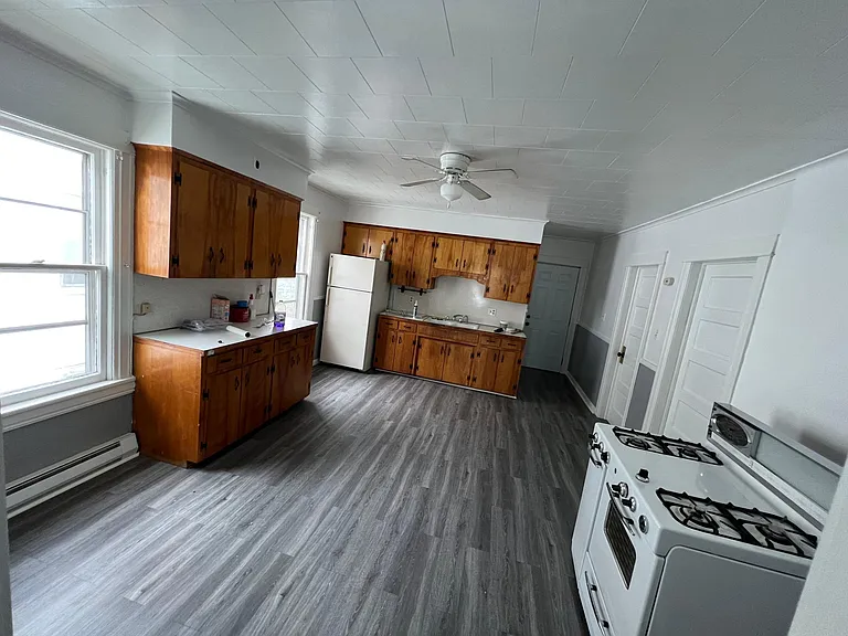4 Bartlett St #2 — Photo 3