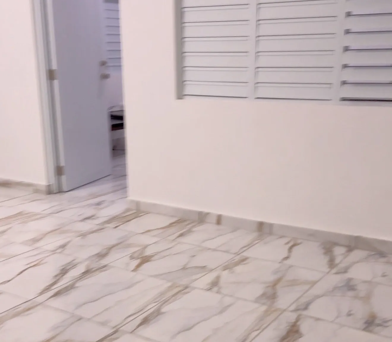 7 bed, 6500 sqft, $3,500 — Photo 3