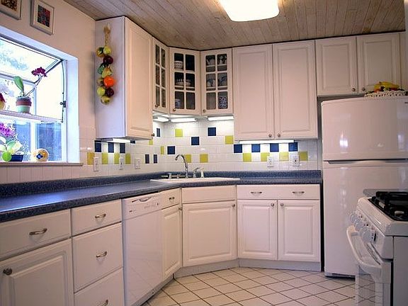3rd image of 622 E McKinley Ave