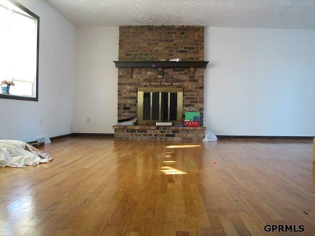 1st image of 2202 Victoria Ave