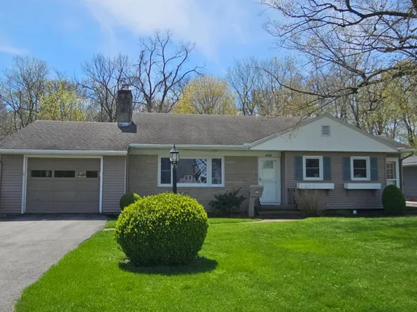 1313 E 4th St, Lakeside Marblehead, OH 43440