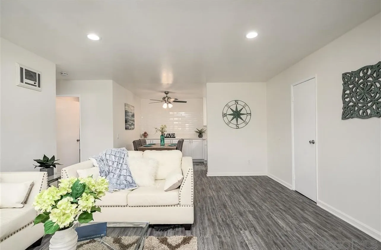 2 bed, 854 sqft, $2,650 — Photo 2