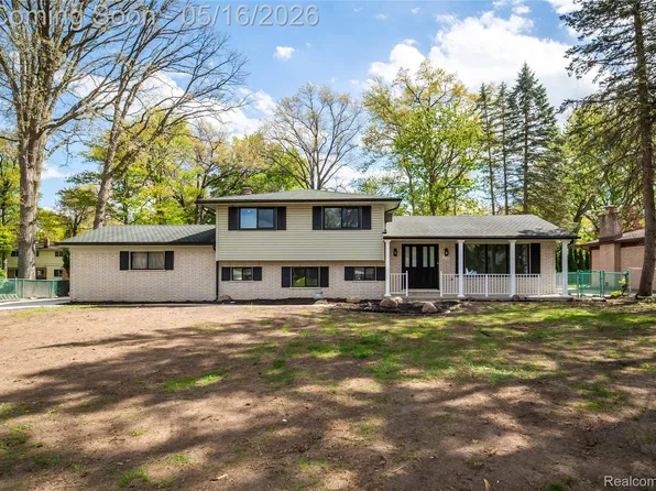 6742 Canterbury Ct, Shelby Township, MI 48316