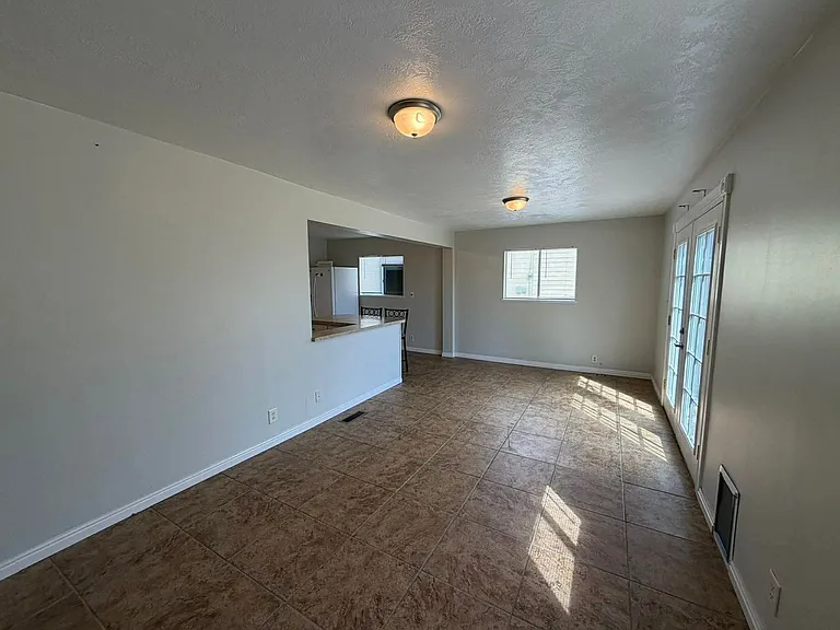 178 W Geneva Dr — Photo 21