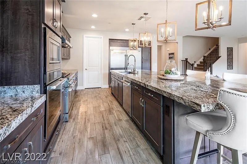 5 bed, 3.5 bath, 4110 sqft, $5,500 — Photo 4