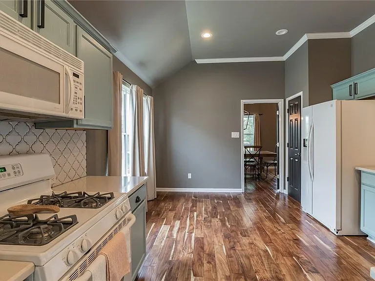 403 Rosedale Blvd — Photo 10