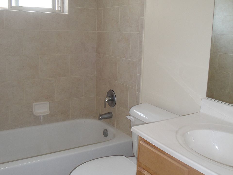 1st image of 545 Lowell Ave APT 3