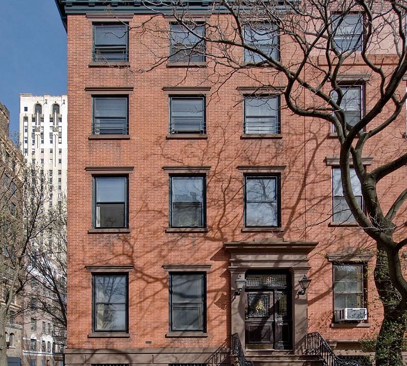 2nd image of 101 Willow St