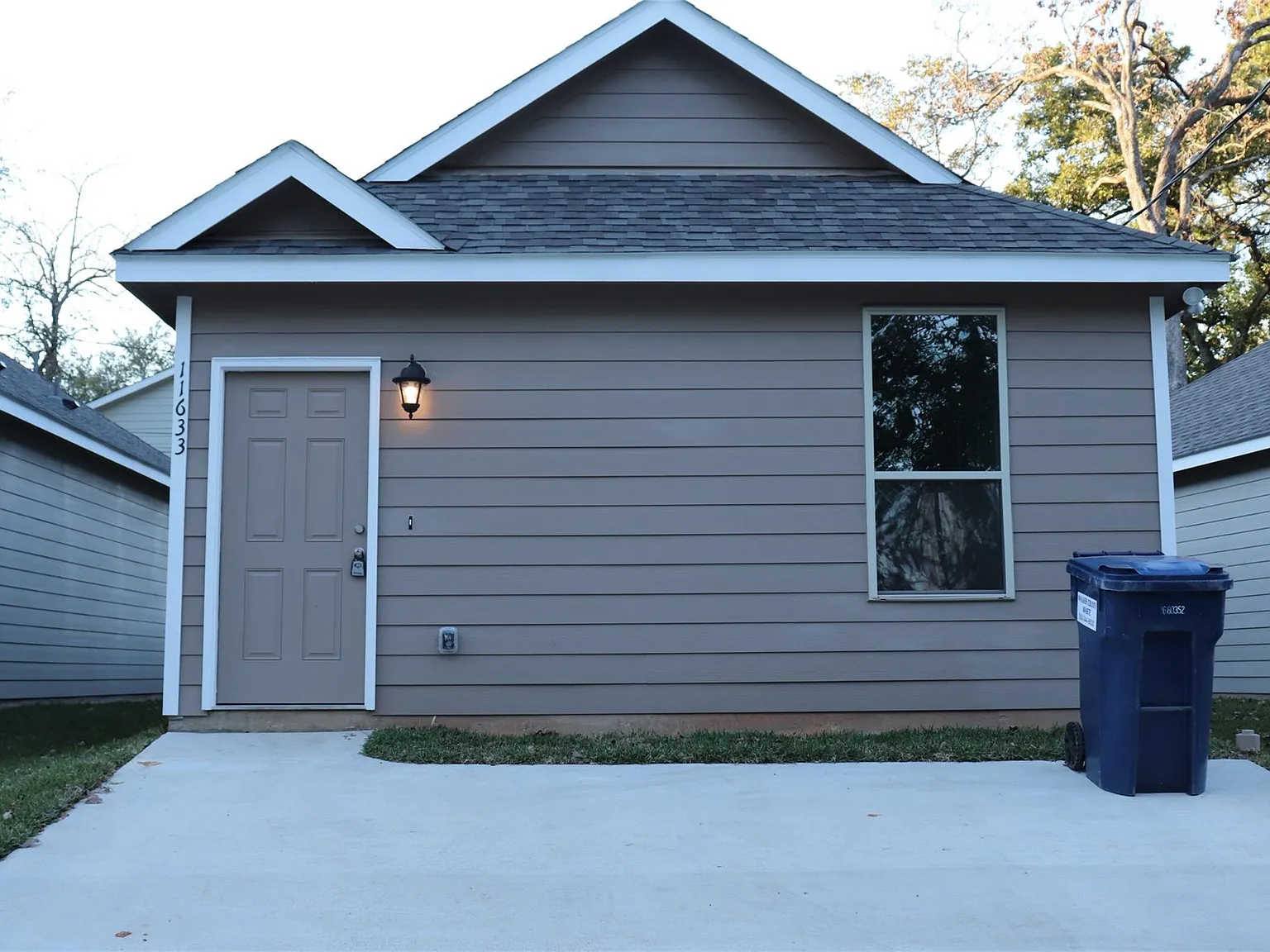 3 bed, 2.0 bath, 988 sqft, $1,450 — Photo 1