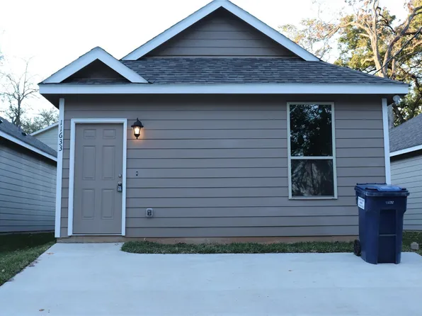 11633 Vistawood St, Willis, TX 77318