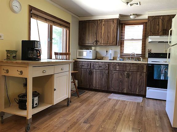 5th image of 10594 Glenn Ave