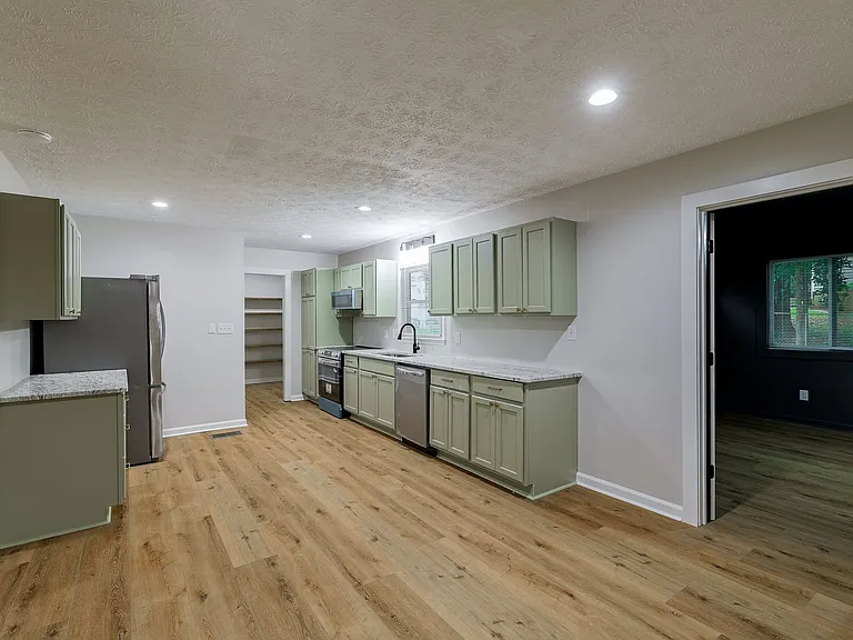 315 Ansley Dr — Photo 12