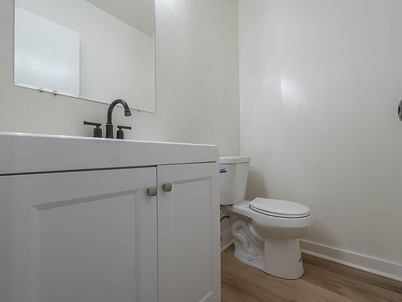 3rd image of 428 W Regent St