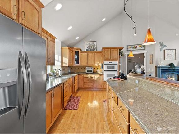2nd image of 18113 80th St NE
