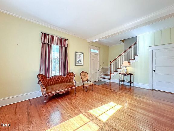 12th image of 302 Halifax St