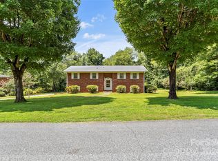 3651 7th St NE, Hickory, NC 28601