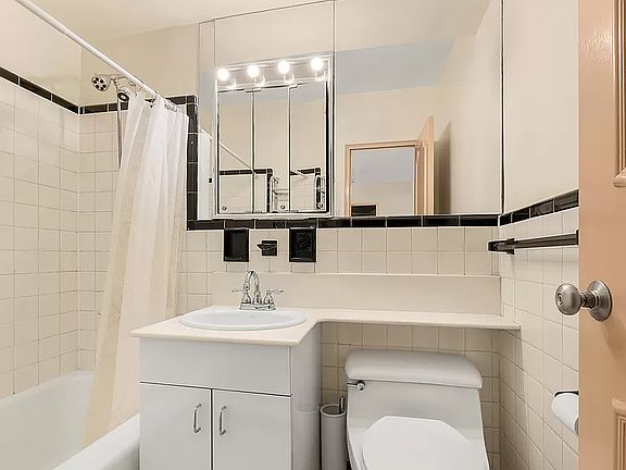 5th image of 345 W 58th St APT 5J