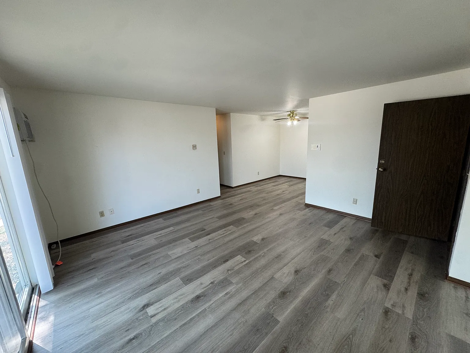 2 bed, 900 sqft, $950 — Photo 2