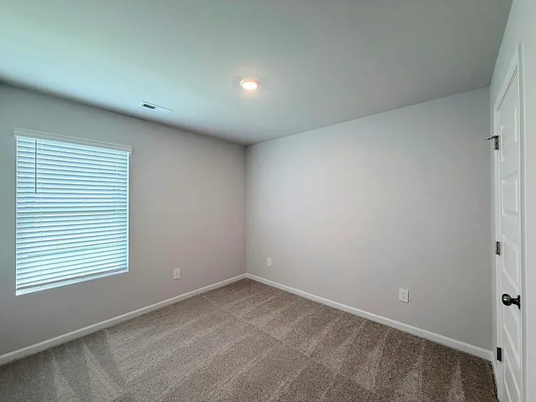 128 Challenger Way — Photo 33
