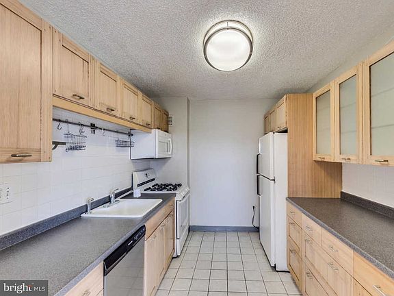 3rd image of 1225 Martha Custis Dr APT 1509