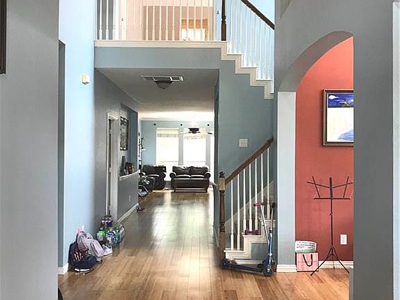 3rd image of 3824 Birchmont Dr