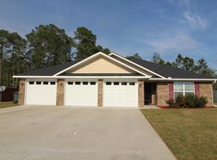 1117 Creekside Cir, Hinesville, GA 31313