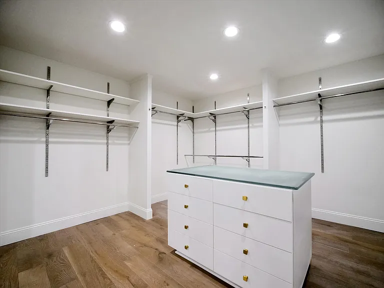 4732 Del Moreno Dr — Photo 13