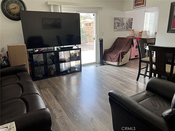 2nd image of 722 S Sycamore Ave