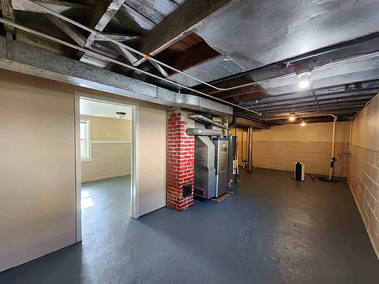 918 Osborn Ave — Photo 10