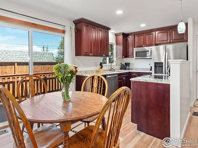 435 Columbine Ave — Photo 1