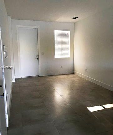 4th image of 7247 NW 102nd Pl