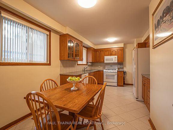 4th image of 10 Castlebury Cres