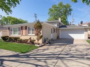 8516 N Ozanam Ave, Niles, IL 60714