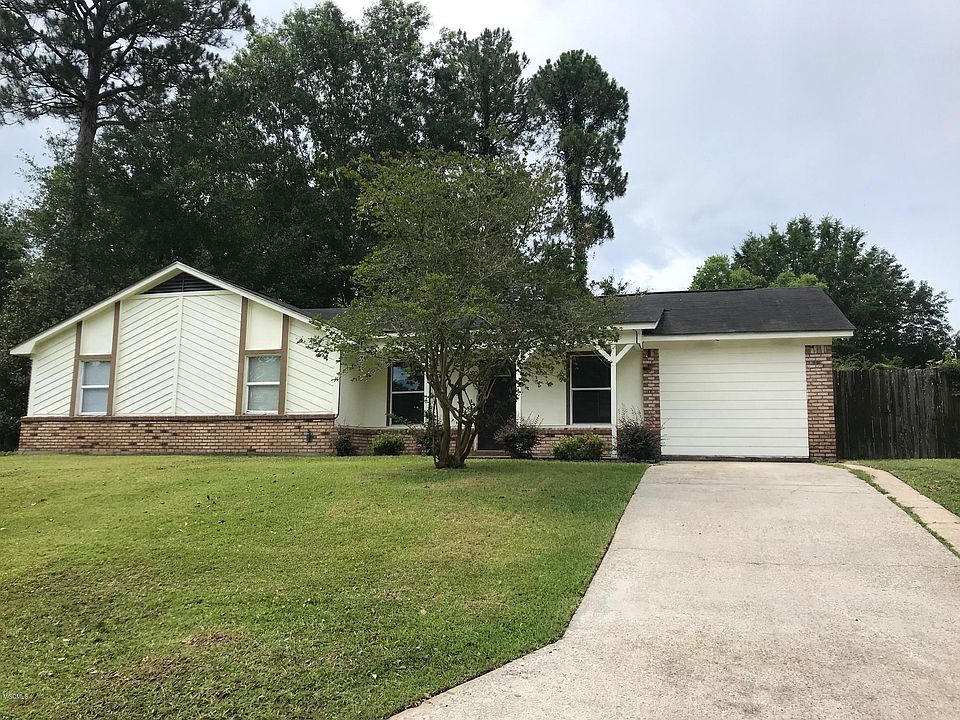 1st image of 12513 Canterbury Dr W