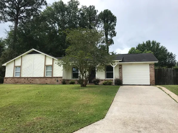 12513 Canterbury Dr W, Ocean Springs, MS 39564