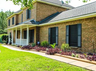 2475 Hicklin St, Alvin, TX 77511