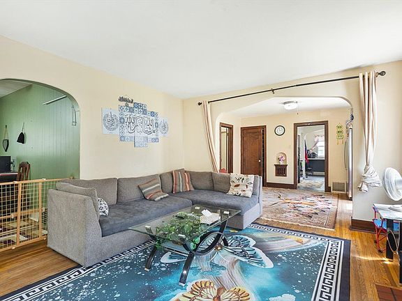 5th image of 1247 W Logan St