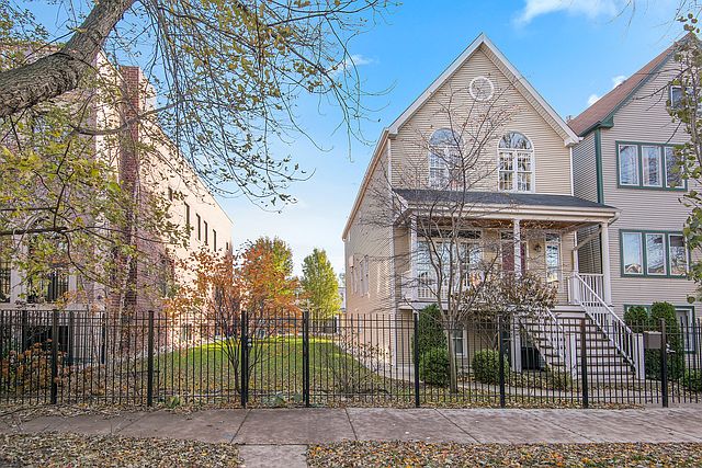 1st image of 1923 W Wellington Ave