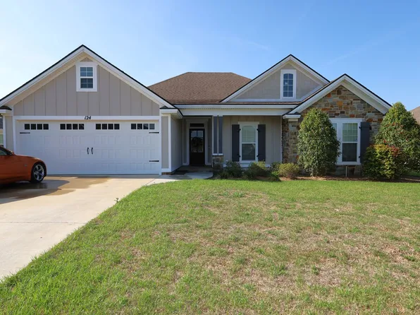 124 Floyd McNeal Dr, Hahira, GA 31632